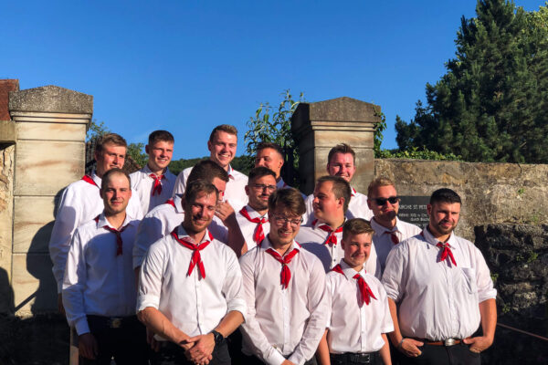 Gruppenfoto-Kirwaboum_1